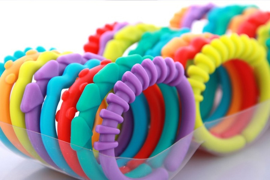 24 Stks/partij Baby Bijtring Speelgoed Kleurrijke Regenboog Ringen Baby Rammelaar Mobiles Wieg Bed Wandelwagen Opknoping Decoratie Educatief Speelgoed