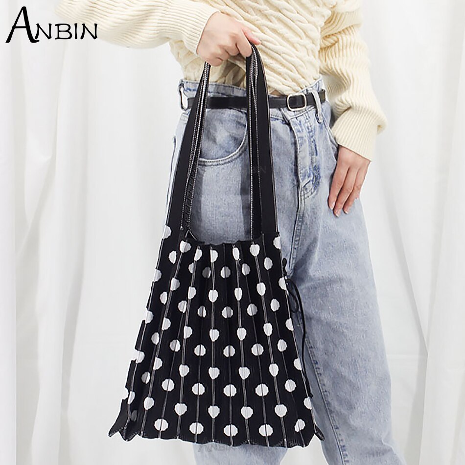 Vrouwen Polka Dot Geplooide Zak Gevouwen Contrast Kleur Wollen Gebreide Vrouwelijke Mode Schouder Handtas Orgel Grote Capaciteit Shopping Tote