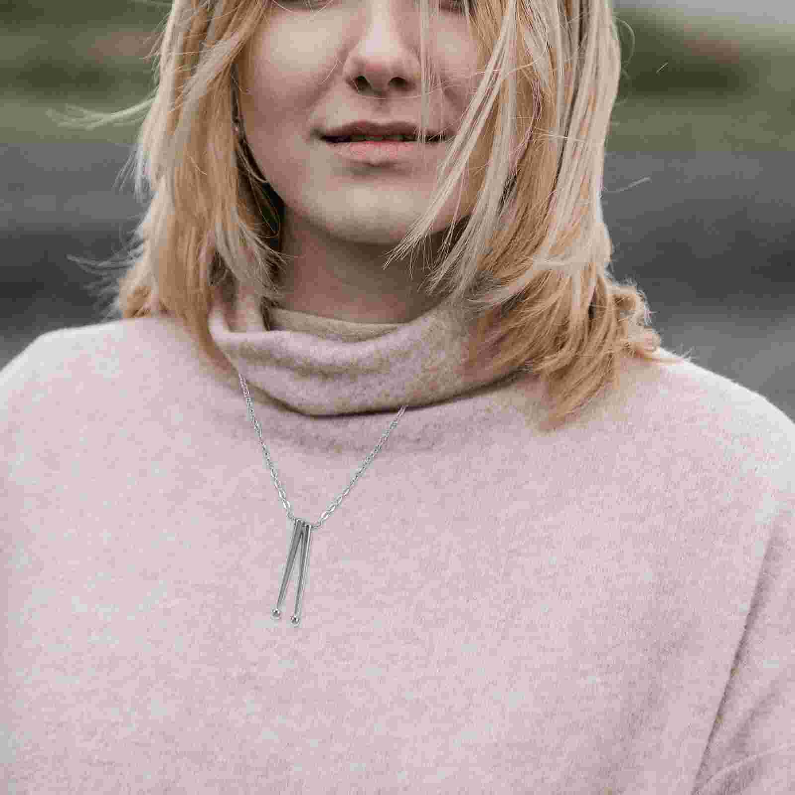 Halskette mit trommelstockanhänger aus titanstahl (auswahl)