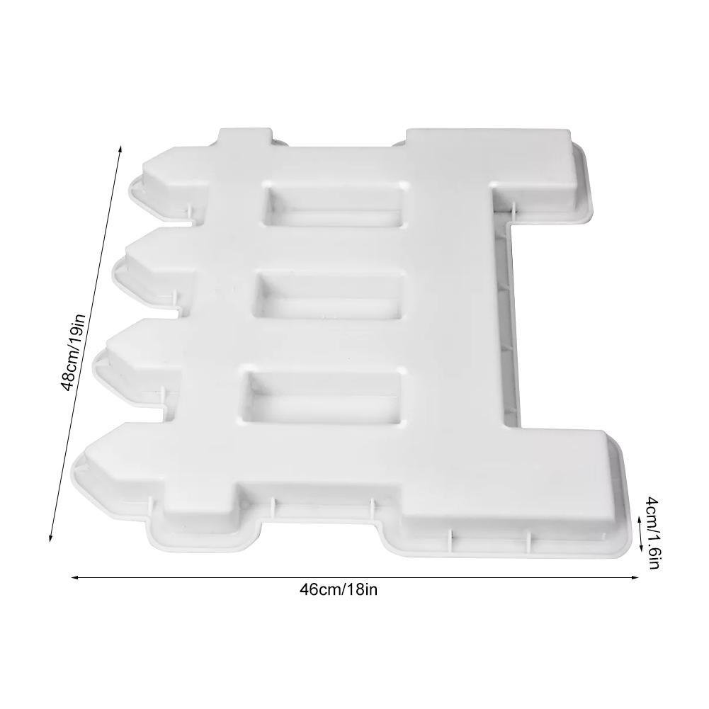 Litet staket plastform betong cement trädgård staket stenläggning mögel blomma pool tegel plastform gräsmatta trädgård hantverk dekor