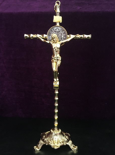 Boutique Heldere Gouden Jezus Exorcist Cross Bamboe Festival Goud Opknoping Decoratie Katholieke Relikwieën Christendom Kruisbeeld