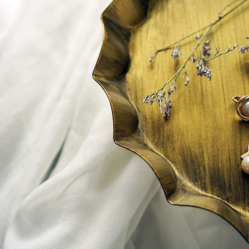 European Wedding Iron Art Cake Shelf Retro Gold Cake Stand Plate Dessert Table Cake Tray Food Photography Way