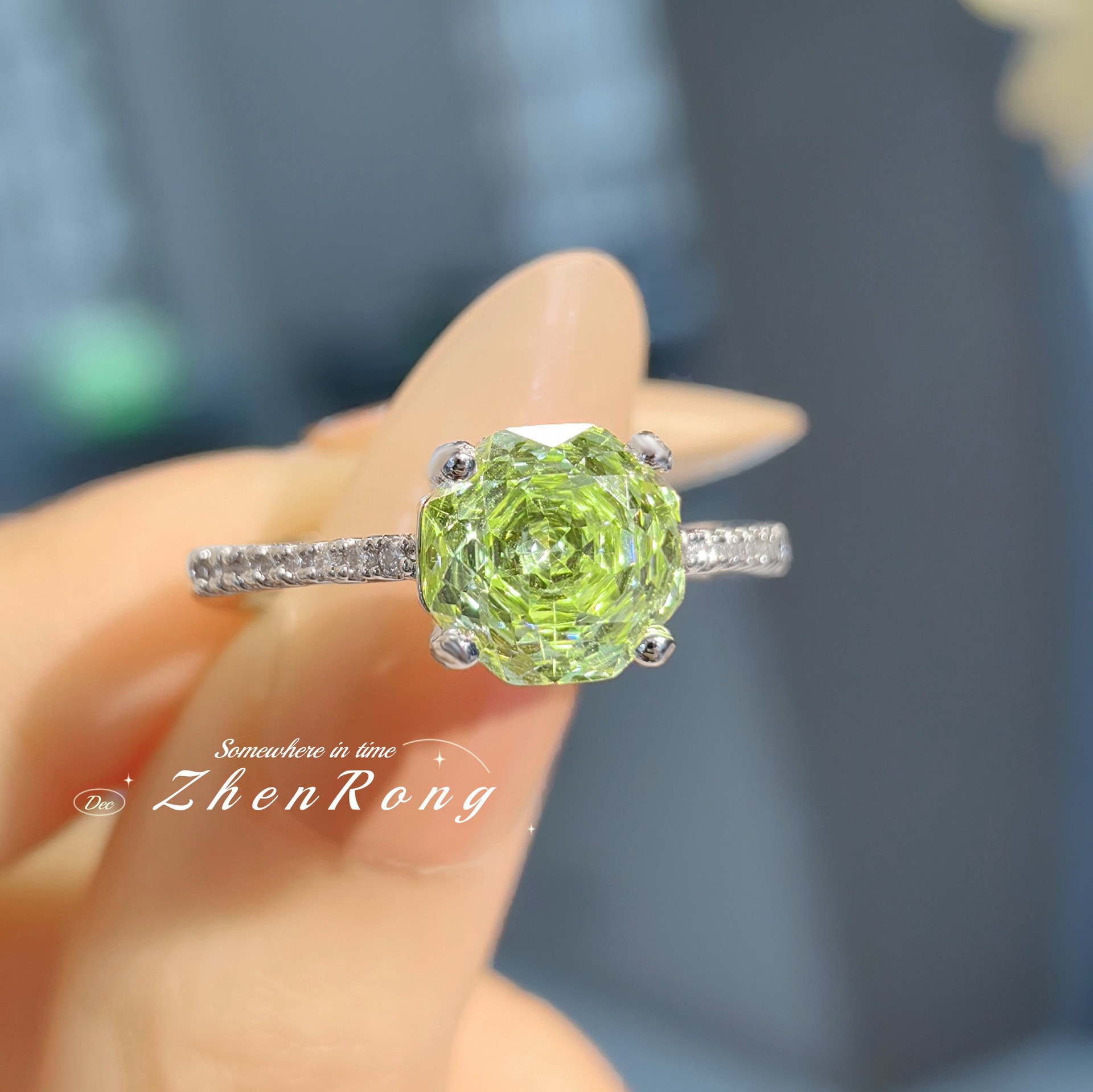 Prachtige rozenbloemvormige hangers met paarse zirkonia, oorbellen, zilverkleurige ringen en sieradensets voor vrouwen.: Antiek verguld