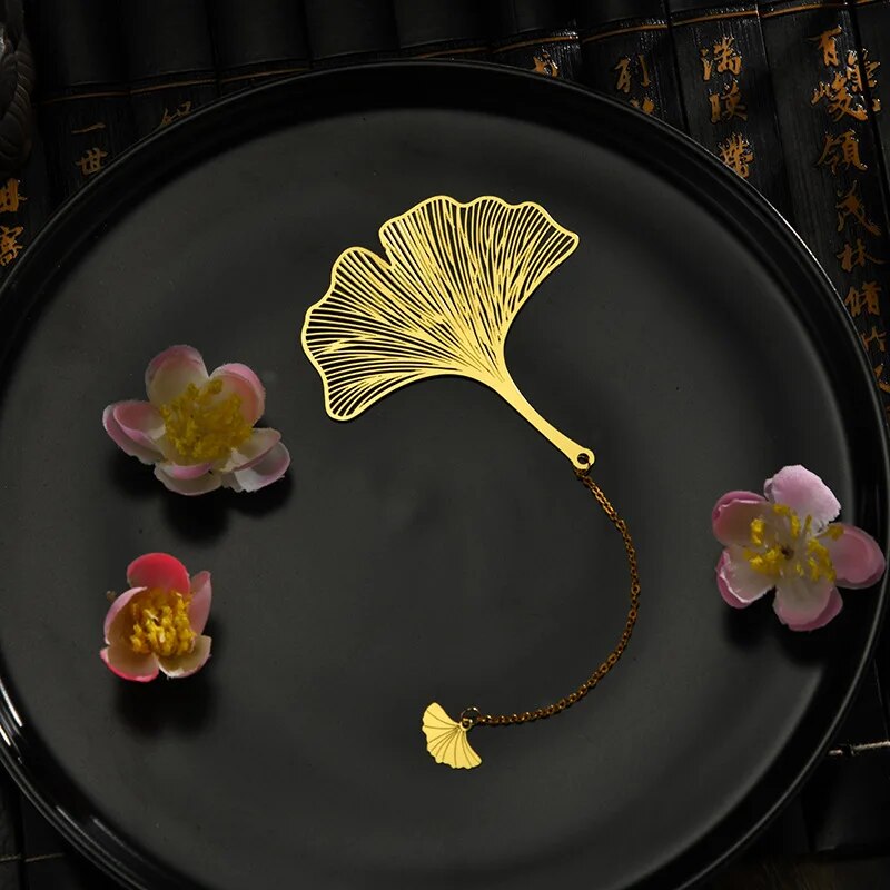 1 Uds. Marcapáginas de Metal Retro de papelería de estilo chino para estudiantes, hojas de arce huecas de Ginkgo Biloba, marcas de libros de venas de loto,: Gris