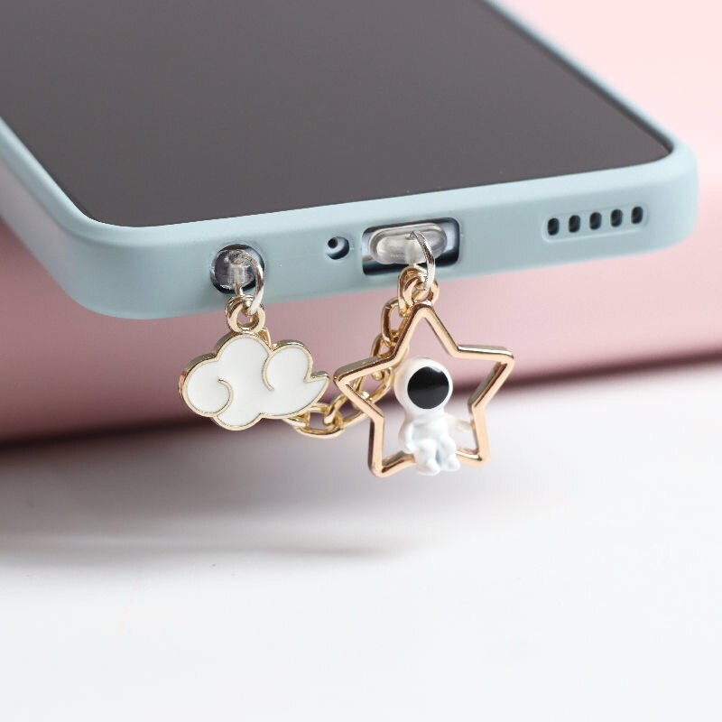 Astronaut dust plug charm cute charging port anti-dust plug kawaii usb type c plug for iphone headphones jack stopper cap pendant