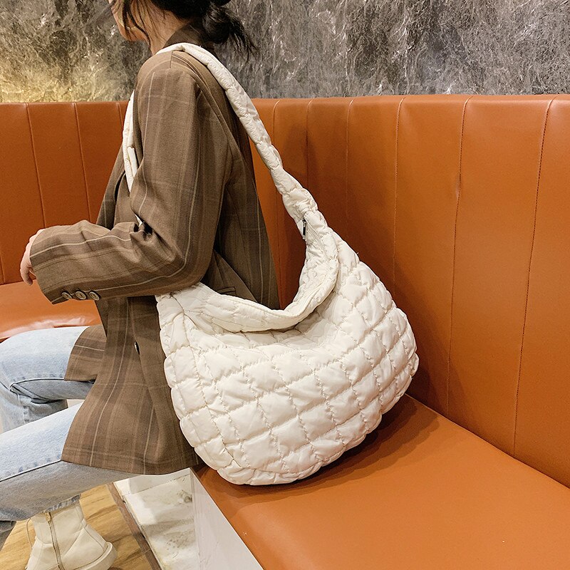 Novo inverno pena para baixo acolchoado hobo sacos para as mulheres 2020 treliça diamante quente crossbody saco feminino grande espaço algodão bolsa de ombro