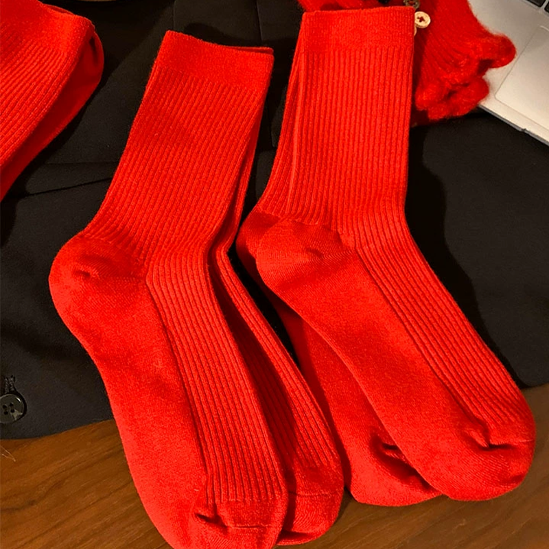 Calcetines rojos de algodón para hombre y mujer, medias deportivas transpirables, cómodas, de algodón de Color sólido, informales, color rojo de la suerte, para Festival