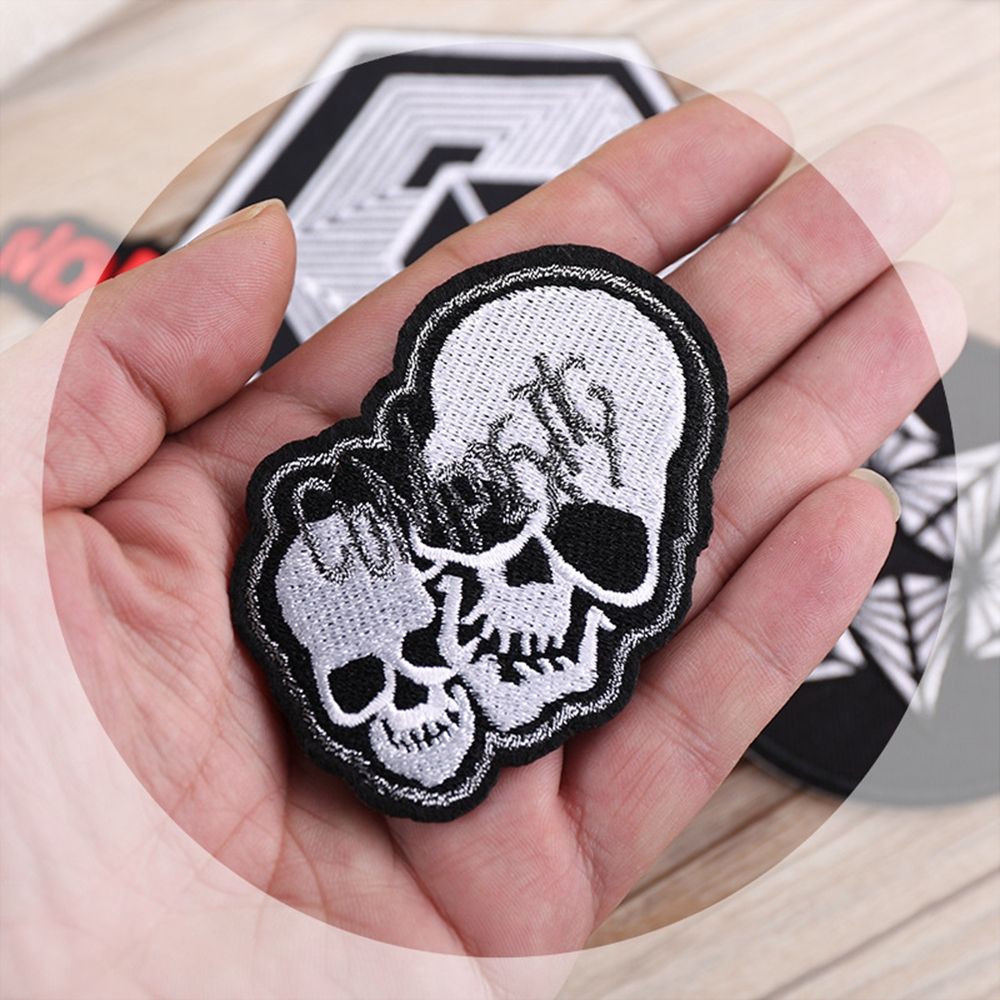 Parches bordados para planchar en la ropa, pegatinas de mochila, parche para coser insignias, con cremallera fresca negra de Calavera, 1 unidad