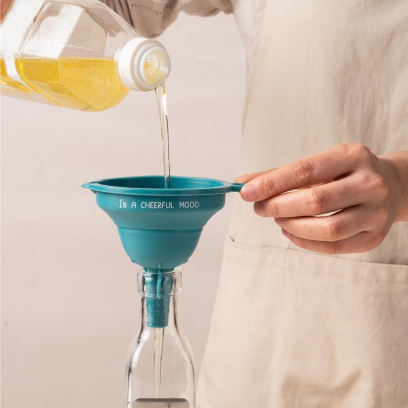 Folding Portable Funnel Silicone Liquid Fliter Collapsible Funnel Kitchen Liquid Dispensing Portable Multifunctional Oil Funnel