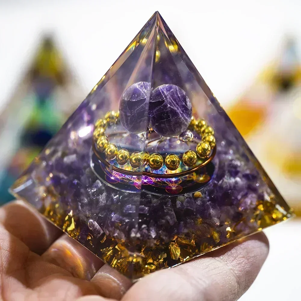 Generador de energía de cristal Natural pirámide peridoto amatista Reiki curación Chakra pirámide de resina decoración egipcia decoración de la habitación 1 ud.
