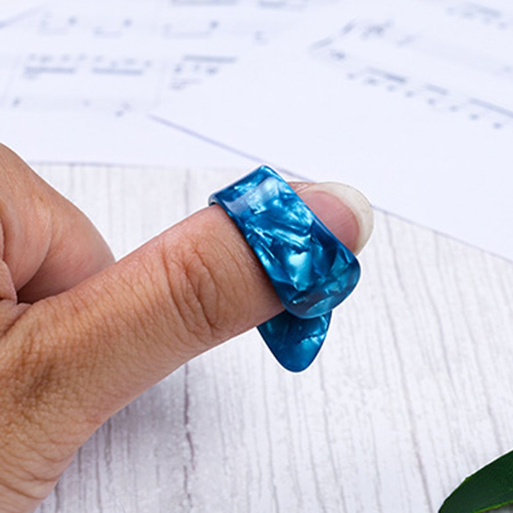 Púa de guitarra para dedo pulgar, púas de tubo de guitarra, púas para pulgar, accesorios de guitarra eléctrica, Color aleatorio