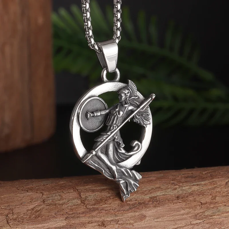 Colgante de calavera de cautiverio Chapado en plata, collar de motociclista Punk Rock para hombre, accesorio de joyería gótica de Halloween: Rojo