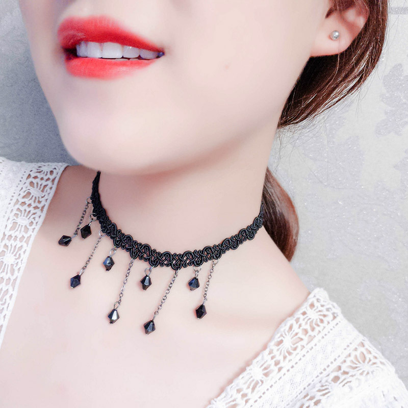 Collar con colgante de cristal negro corto para mujer, gargantilla de encaje tejida con borlas, collar de banda trenzada con cuello bonito y Sexy, adorno para el cuello