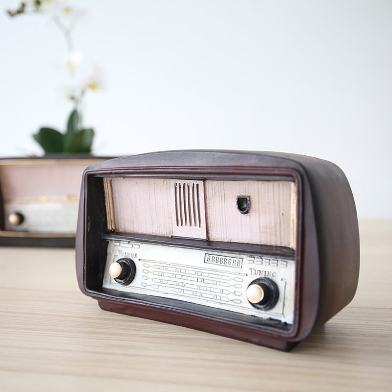Modelo de Radio de resina de estilo europeo, Retro, adornos nostálgicos, Radio artesanal clásica para Bar, accesorios de decoración para el hogar, de imitación antigua