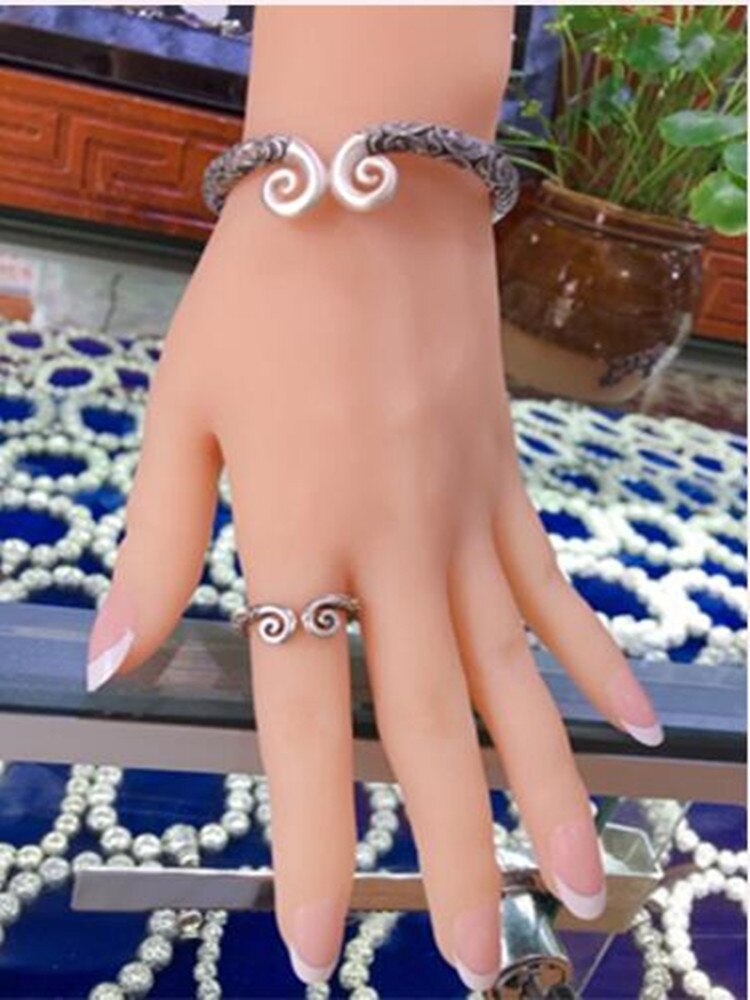 26cm simulation female hand mannequin full glue girl real inverted hand control With phalanges can be shaped doll 1pc D075