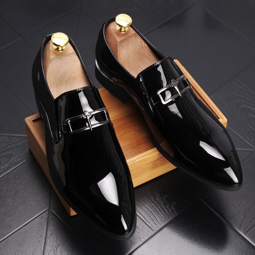 Stil varumärke lack läder avslappnad slip on suit formell spetsig england sapato masculino social business formella män skor: 02 / 10