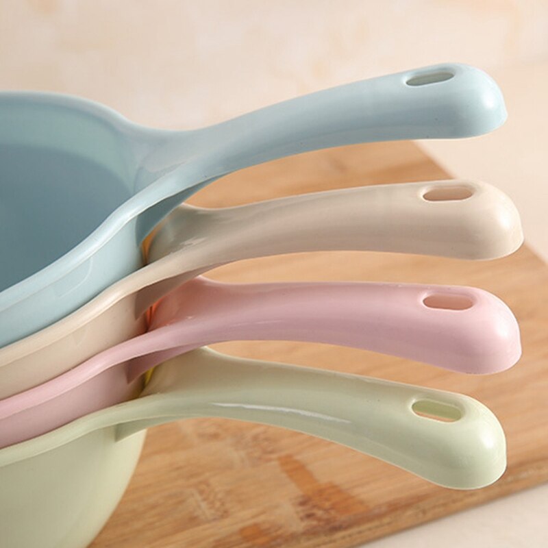 1Pc Long Handle Water Scoop Plastic Cooking Bathing Water Spoon Baby Children Bath Scoop Ladle Washing Hair Tool