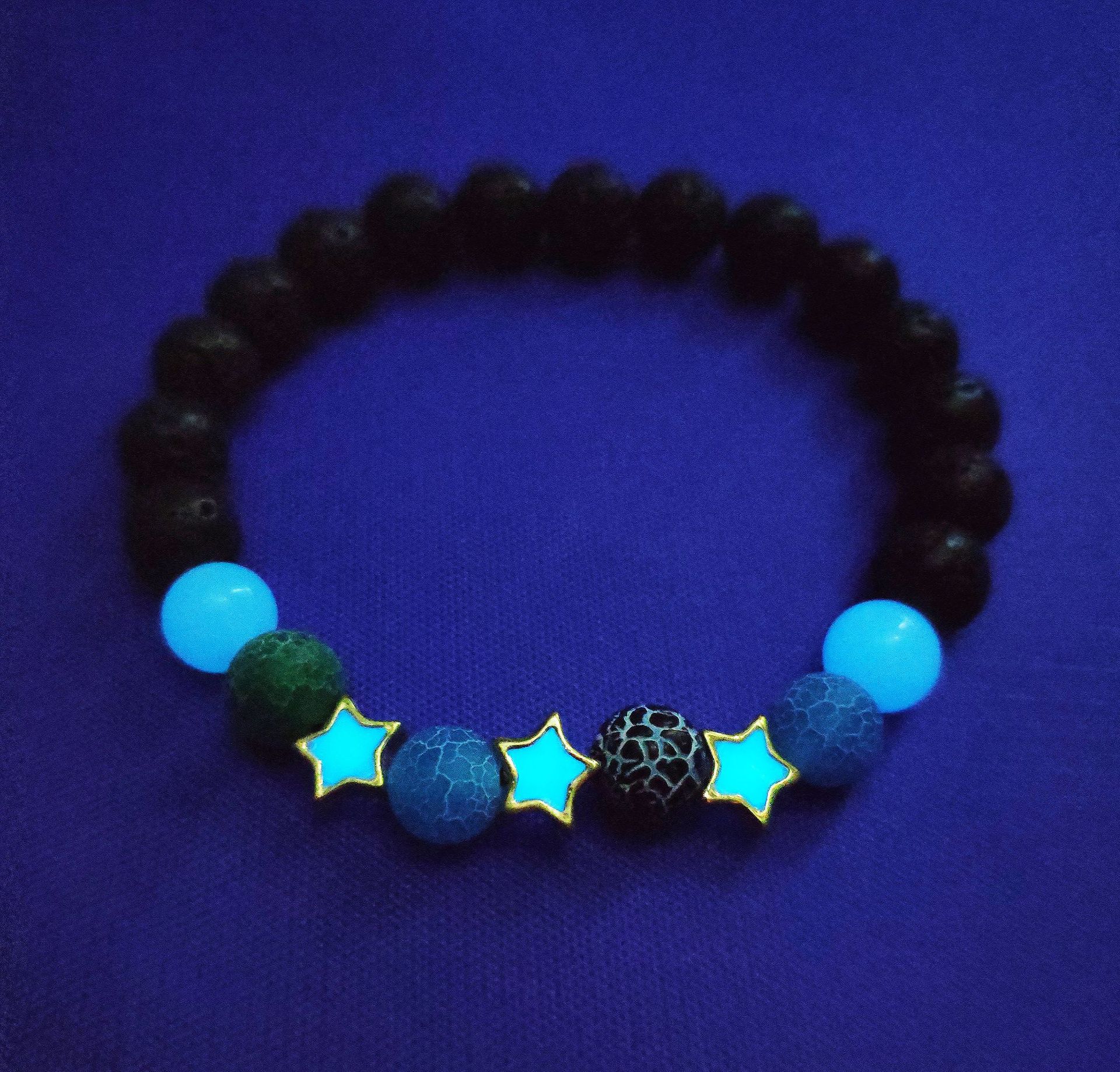 Natural Volcanic Stone Pentagram Moon Lady Luminous Bracelet Women&#39;s Charm Bracelet Gleaming in the Dark: Blue light