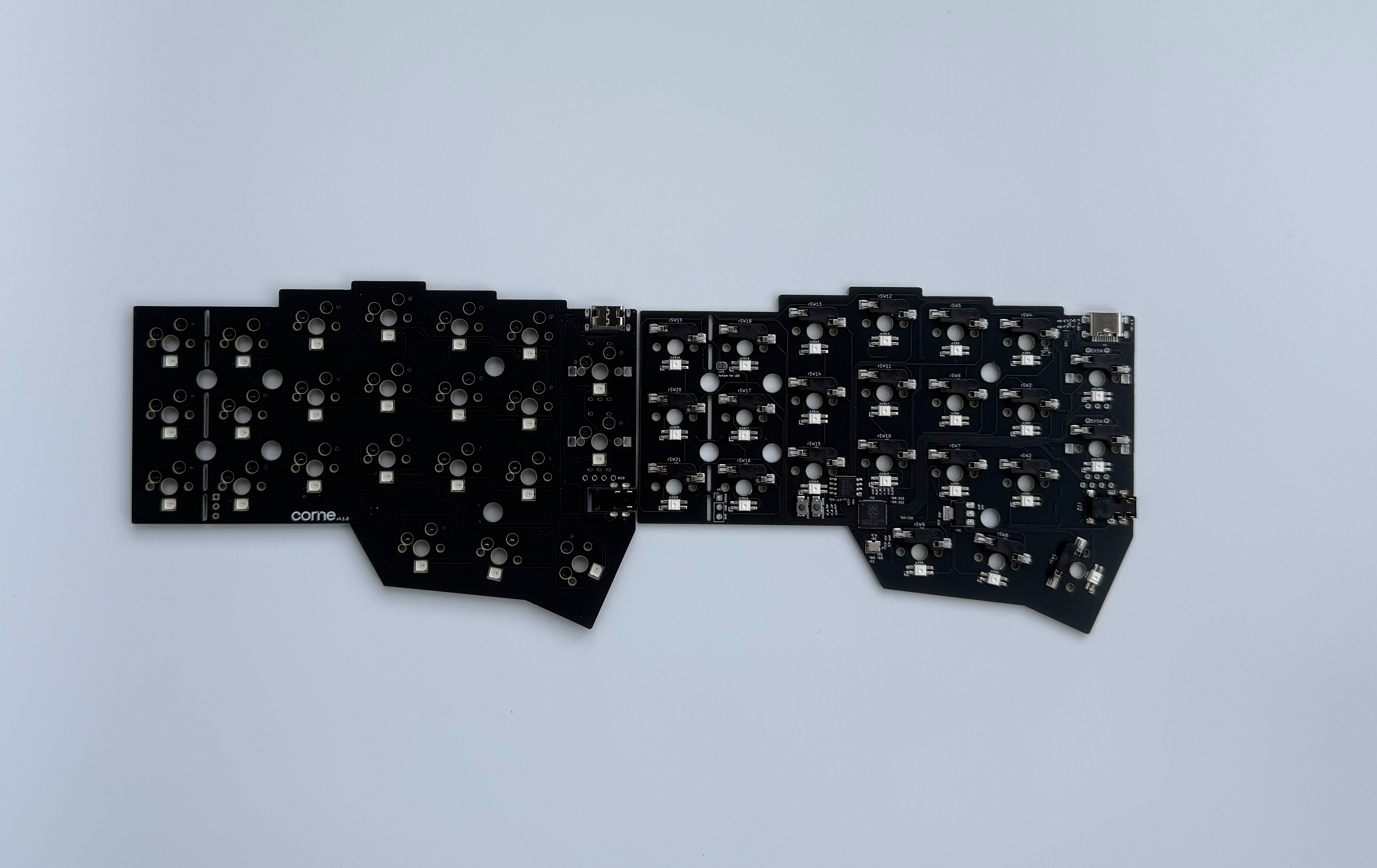 Corne crkbd  v4.1 -delat tangentbord trådbundet rgb-byte anpassat stöd qmk/via corne  v4.1 -delat tangentbordskit för pc-tillbehör: Oliv / Blå brytare