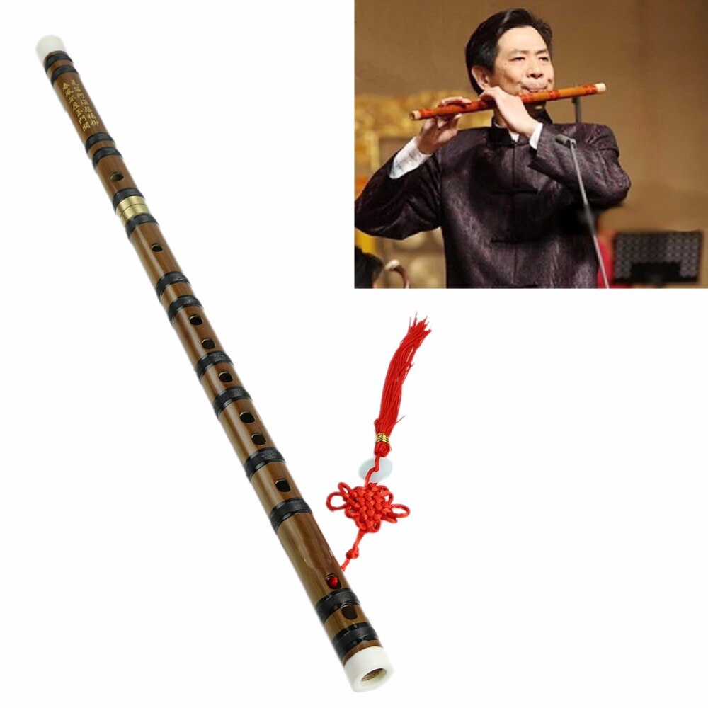 Chinesisches traditionelles musikinstrument handgefertigte bambusflöte in d-tonart