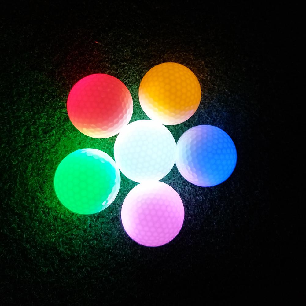 Lysende farverig glitter førte lys golfbold permanent lys bold til nat golf træning syntetisk gummi todelte bold: 1 stk farve glitter