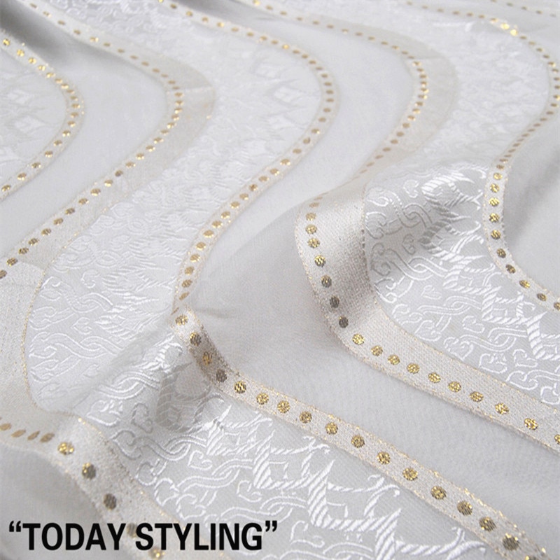 100% Zijde Lurex Metallic Jacquard Stof Zijden Jurk Stof Voor Saree Vrouwen Kledingstuk