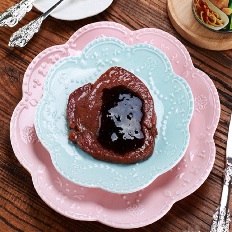 Lace Bloem Europese Stijl Vlakke Plaat Westerse Steak Plaat Reliëf Ronde Ondiepe Plaat Zuiver Wit Bone China Dessert Lade Thuis