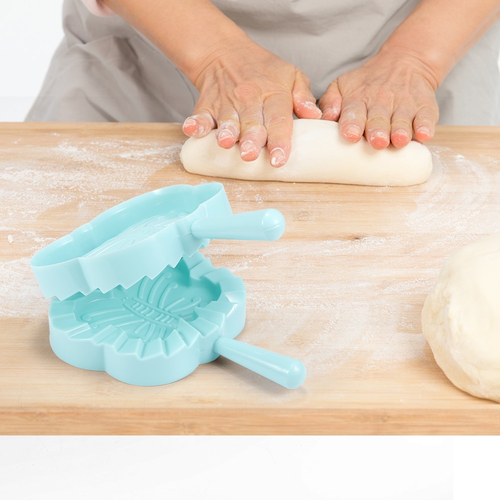 Kitchen Dumpling Molds Plastic Dough Press Dumpling Pie Ravioli Mould Cooking Pastry Chinese Food Jiaozi Maker 1PC