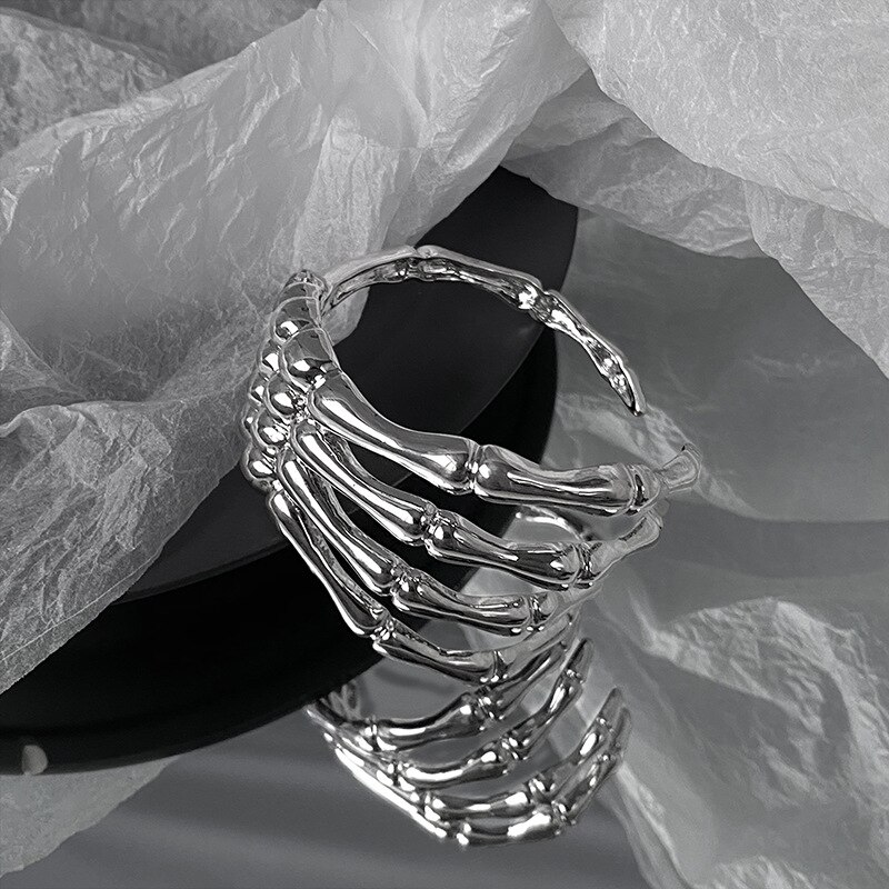 Carlidana Punk Overdreven Zilveren Kleur Skelet Hand Manchet Armband Gothic Edgy Bone Hand Claw Armlet Armband Bangle Arm Ring: Default Title
