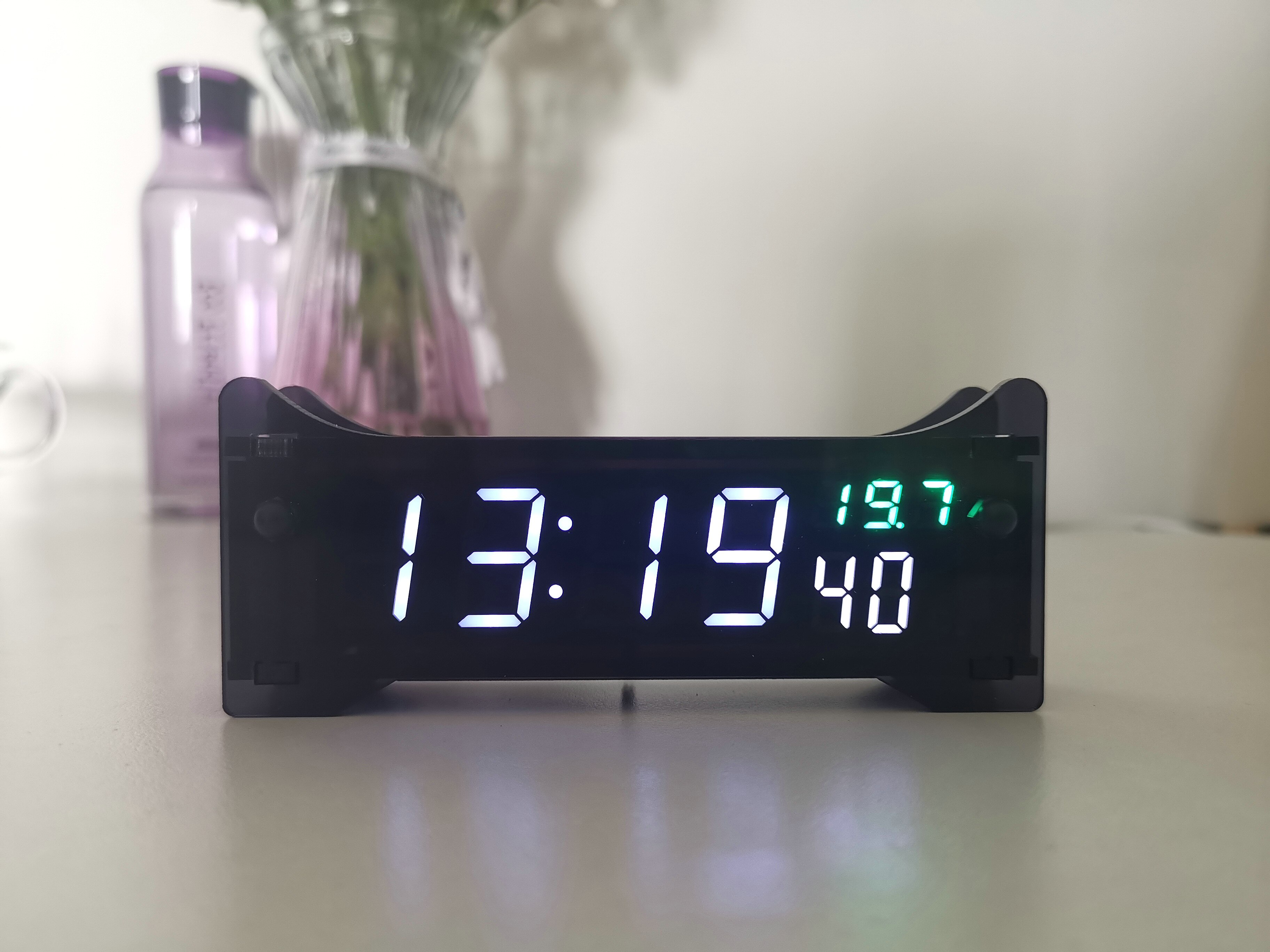Horloge intelligente Wifi, Service horaire réseau, calibrage automatique de haute précision, prise en charge du réglage du fuseau horaire: clock with case