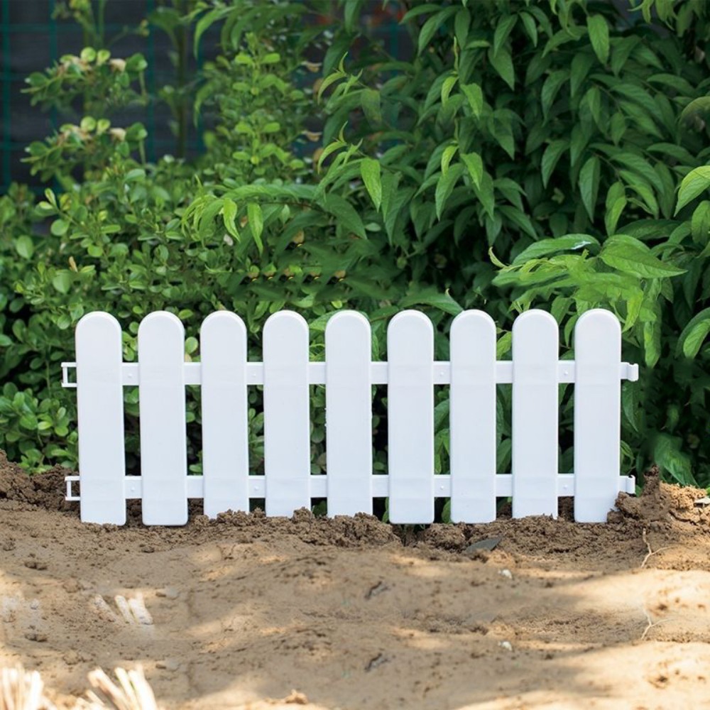 2pcs Garden Greening Plastic Courtyard Fence Universal Practical Garden Fence Durable Guardrail Safe Guard Grill: Burgundy