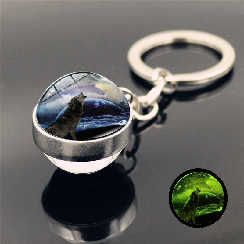 Lichtgevende huilende wolf huilende maan sleutelhanger hanger dubbelzijdige gloeiende glazen bol sleutelhanger hanger: 17