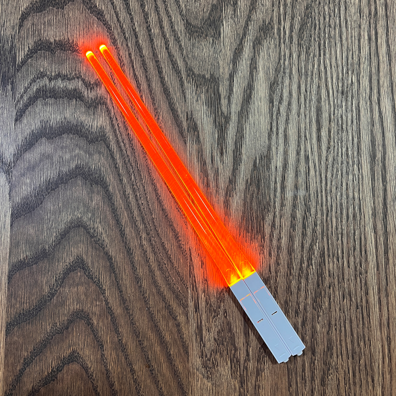 Sabre Laser LED thème StarWar, baguettes chinoises lumineuses, réutilisables, lavables et détachables, baguettes à Sushi, vaisselle de cuisine, 1 paire: Rose