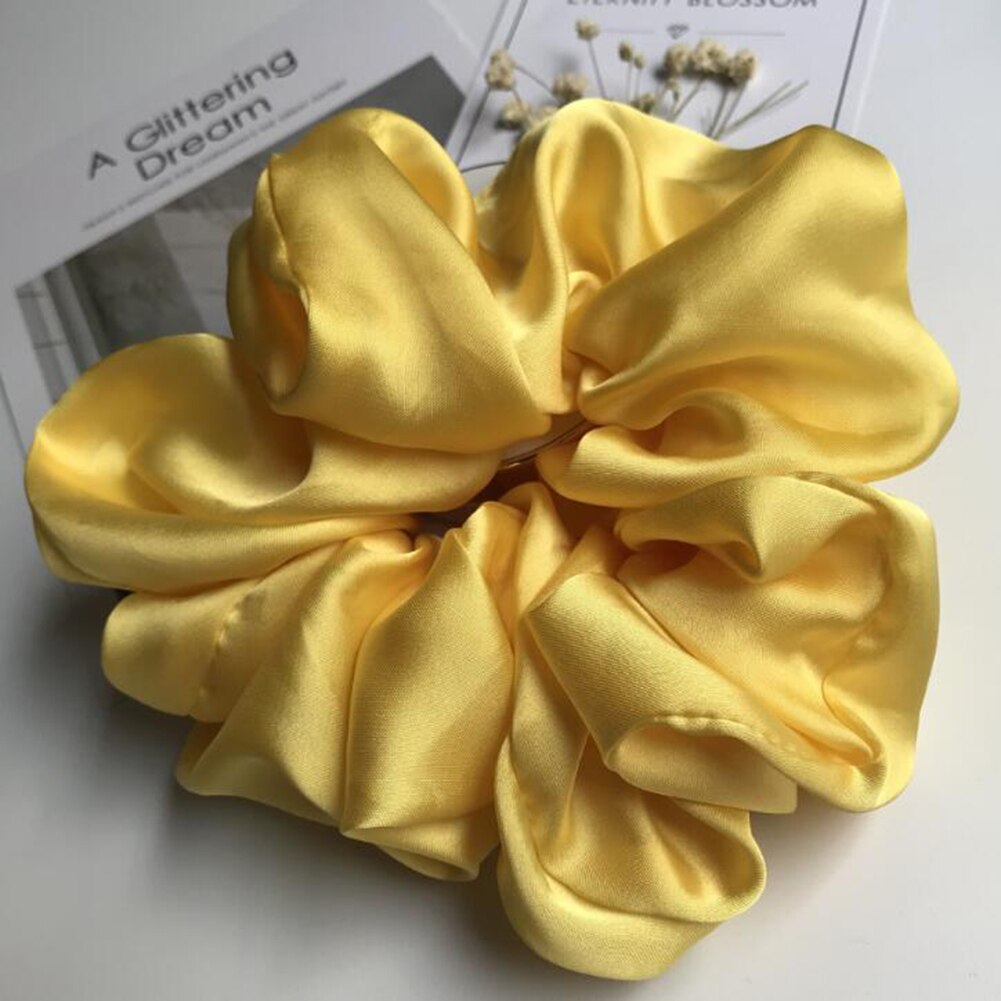 Overdimensionerede scrunchies store gummihårbånd elastiske hårbånd girs hestehaleholder glat satin scrunchie kvinder hår tilbehør: Lysegul