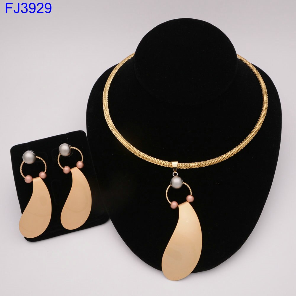 Afrikaanse sieraden sets dubai goudkleurige nigeriaanse sieraden sets bruidskralen bruiloft sieraden set dames kostuum: Fj3871