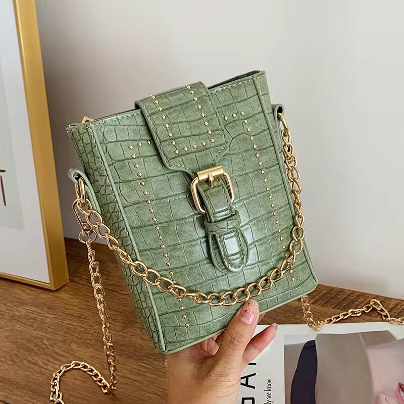 spring European and American style crocodile pattern chain bucket bag simple shoulder messenger PU female bag: Green