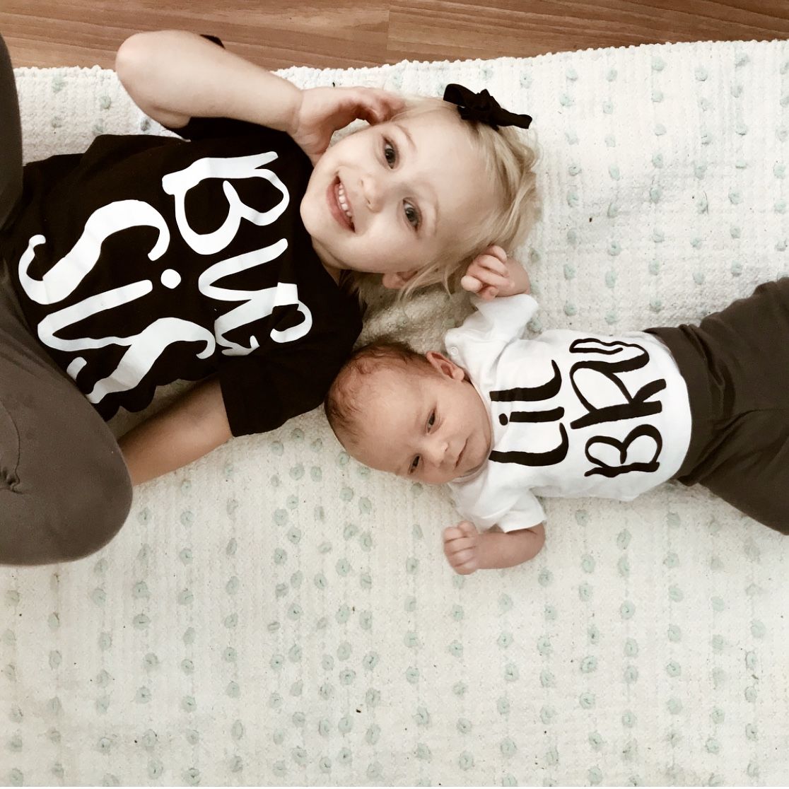 T-shirt assorti blanc et noir, style de famille Big Sis and Lil Brother and Sister, barboteuse, pour enfants