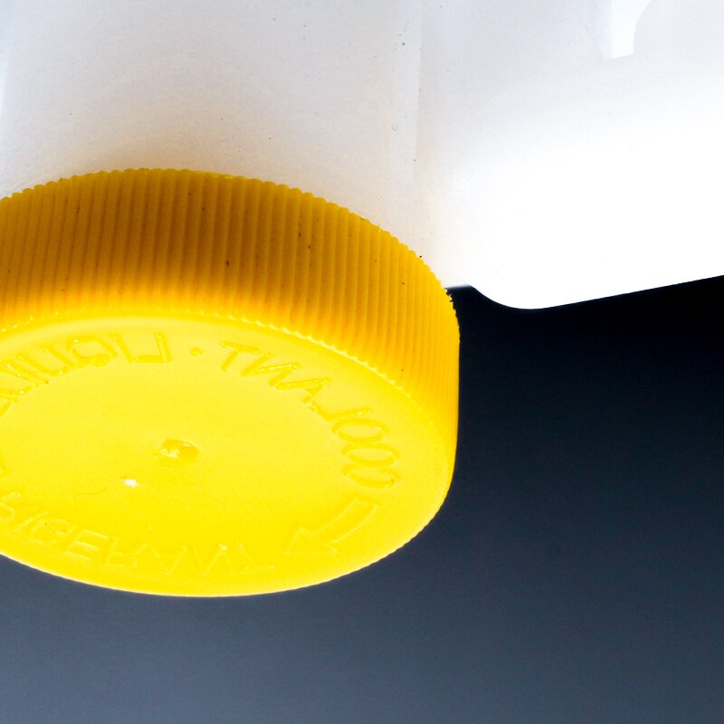 Auto Koelvloeistof Expansie Water Tank Met Cap Voor Nissan Micra K11 Uitbreiding Water Fles Cap 1992-2002 21710-43B01