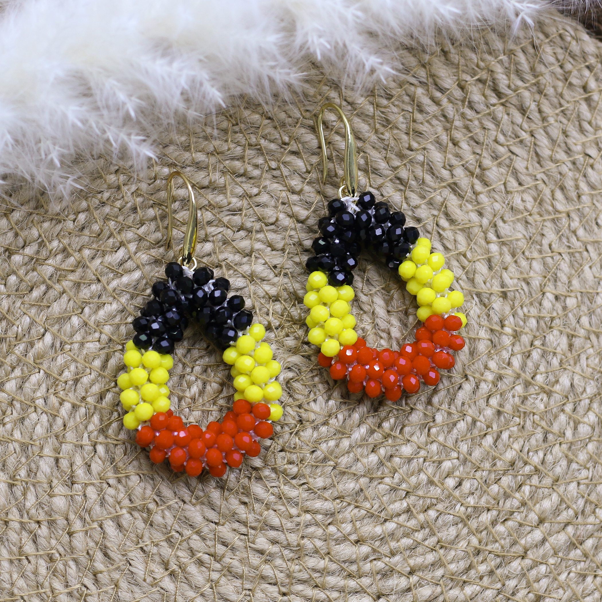 Pendientes pequeños INKDEW, pendientes de gota de agua de colores de bandera nacional para mujer, pendientes de cristal hechos a mano, joyería de EA124
