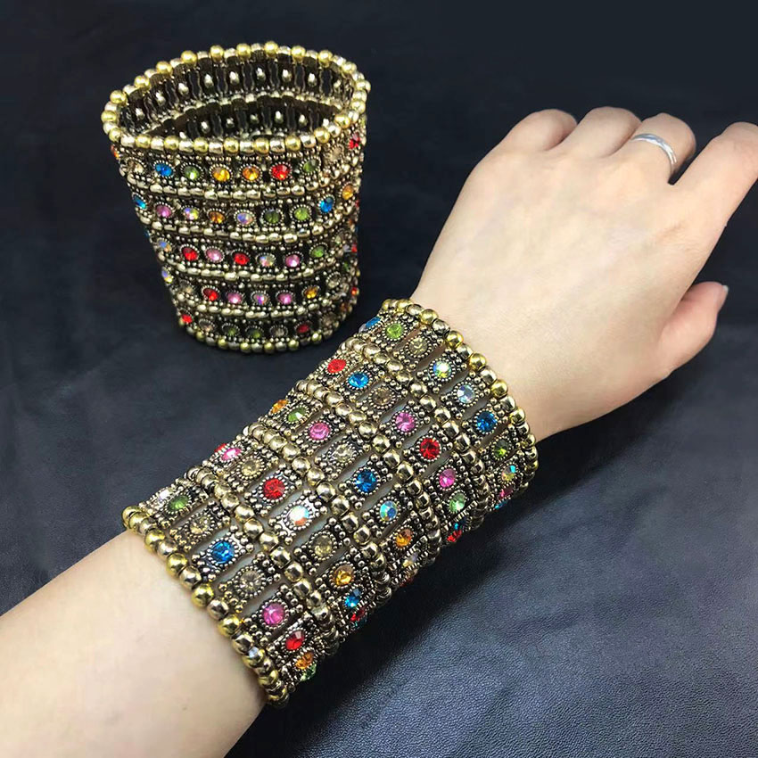 Bracciali larghi elastici di moda classica Retro Punk esagerato decorazione a mano con perline intrecciate retrattili in cristallo a cinque file