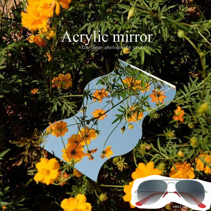 Outdoor mirror for taking photos, outdoor round mirror, frameless hand-held selfie mirror, makeup lens: Red