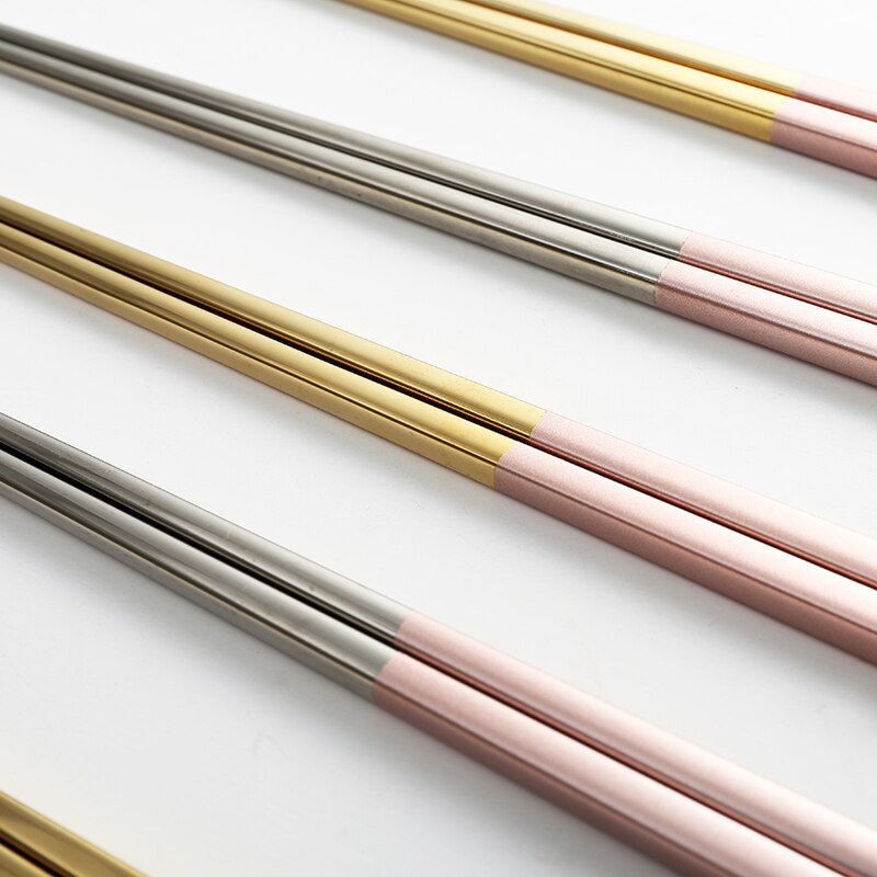 Palillos chinos de Metal rosa, palillos cuadrados de grado alimenticio de acero inoxidable 304, vajilla reutilizable para Sushi, 5 pares