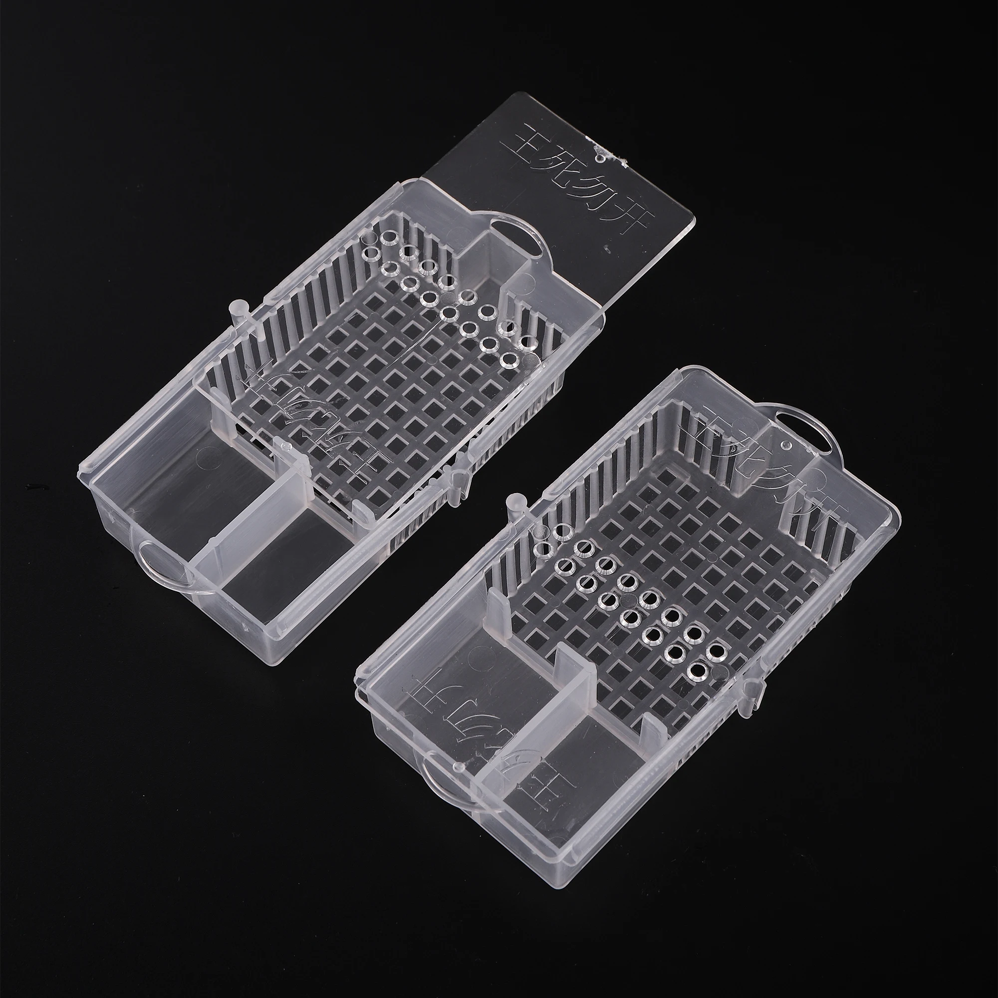 50pcs Beekeeping Transport Cages White Bees Queen Post Room Cage Plastic King Prisoner Queen Bee Cage Apiculture Toolsm Bee Cag