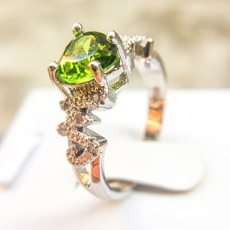 neue Frauen Mädchen GrüNe Herz Ring Silber Farbe CZ Stein Finger Ring Jahrgang Party Hochzeit Schmuck Mama