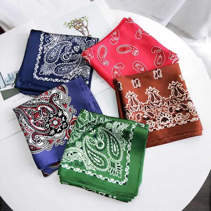 Eleganti fasce per capelli Bandana con stampa in cotone di seta per ragazze donna sciarpa a fascia maschera per il viso croce turbante bandane copricapo 70cmX70cm