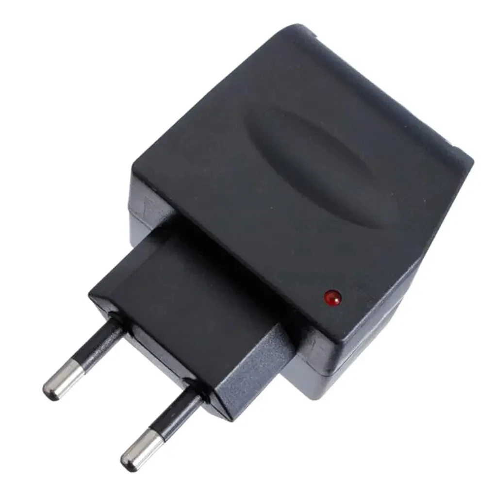 Ac-adapter med biluttak, billader, eu-plugg , 220v ac  to 12v dc, bruk for elektroniske bilenheter, bruk hjemme