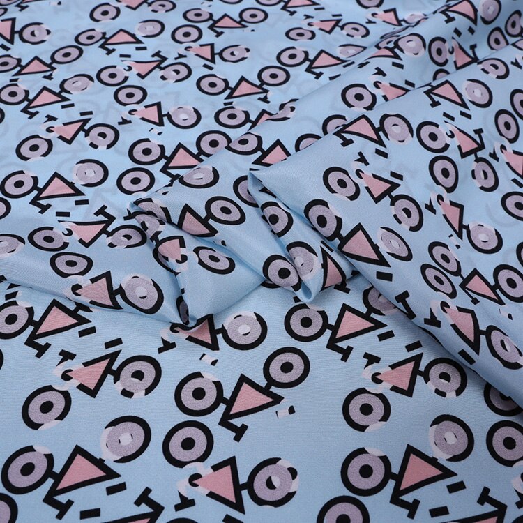 100% mulberry silk crepe de chine fabric cloth per meter 16mm 114 cm wide cartoon printed clothing dress fabric express