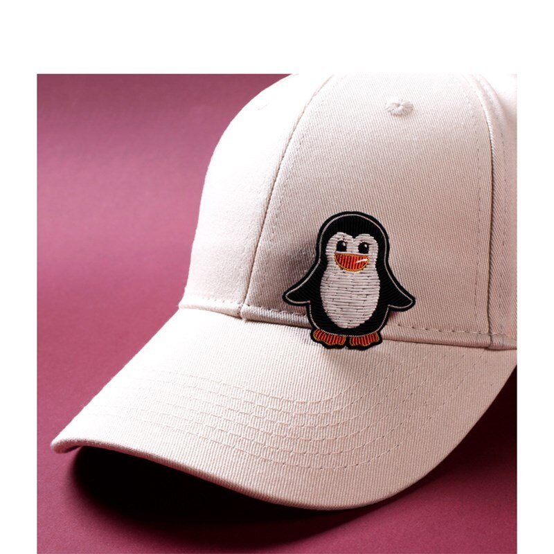 Cartoon Pinguin Brosche Nette Japanischen Abzeichen Handgemachte Stickerei Pin Feste Kleidung Zubehör Anti-licht Schnalle Dekoration
