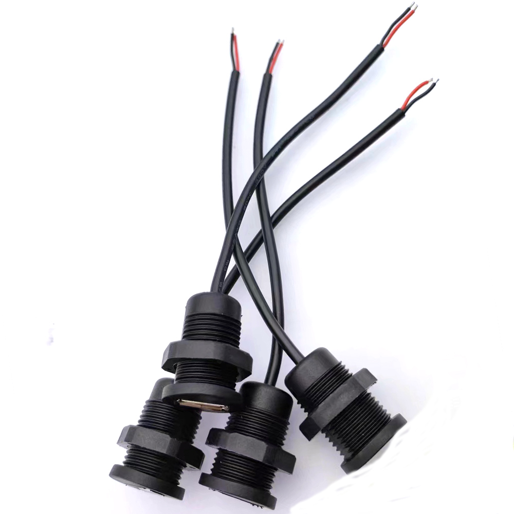 Conector de chasis USB hembra impermeable con cable