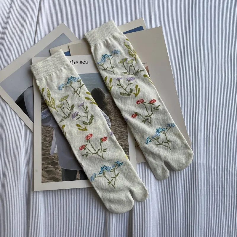 Calcetines elegantes Retro de algodón peinado con punta abierta para mujer, medias suaves con patrones florales de plantas, Harajuku japonés de dos dedos, Tabi Sox: Beige